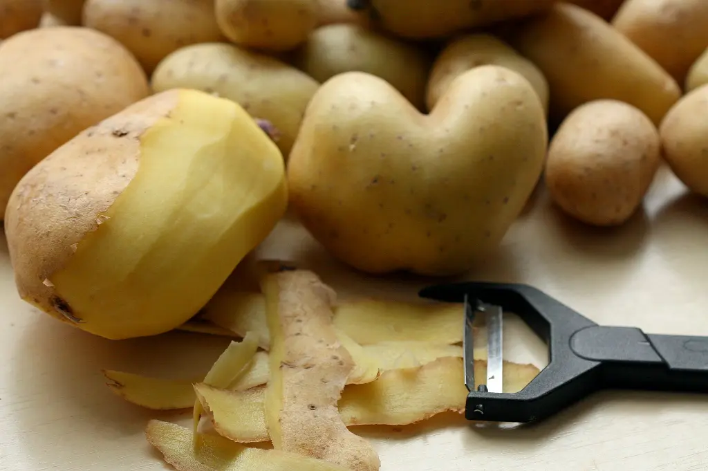 unsplash_9xq3O3DKlyI_Yukon gold potato.webp.jpg