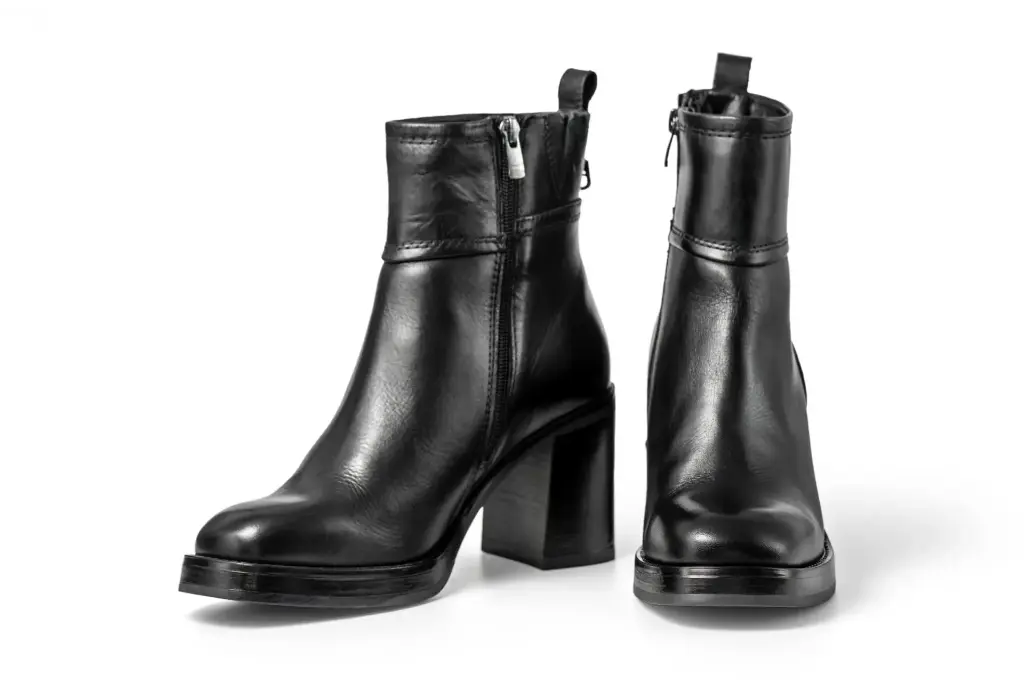 leather boot3.webp